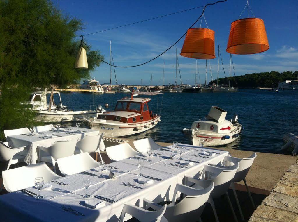 Hotel Maestral Prvić Luka Exteriér fotografie